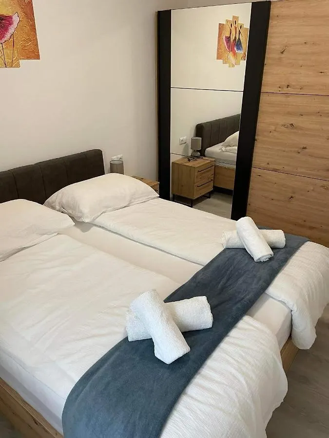 Apartman Ivanica Lukoran 0*,  Хорватия