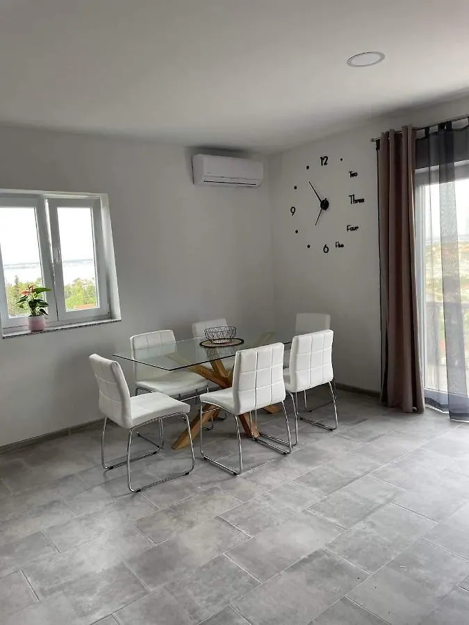 Апартаменты Apartman Ivanica Lukoran